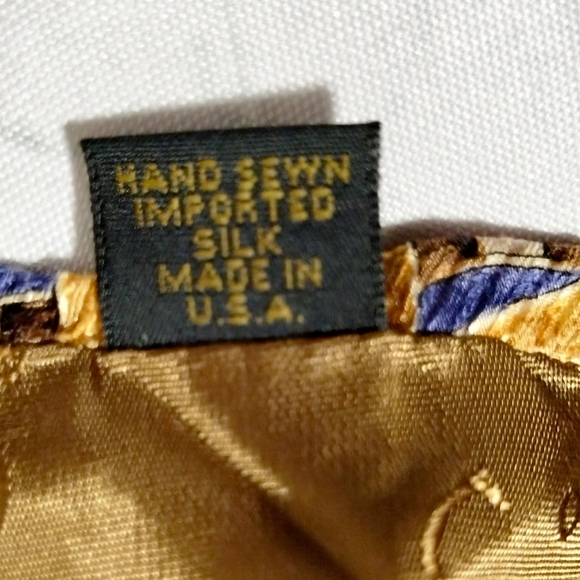 Robert Talbot Studio 100% Silk Gold Mustard Yellow Geometric Pattern Hand Sewn - Picture 6 of 7